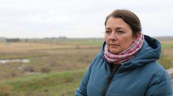 Женщина, бежавшая из зоны конфликта, поведала о разлученных семьях из-за действий украинских властей