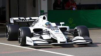 Команда Уильямс завершила подготовку болида к дебюту после пропуска первых испытаний