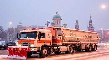 Москва в снегах: работа коммунального флота зимой